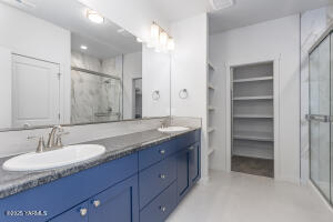 212 Bratton St Property Photo 5