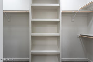 212 Bratton St Property Photo 8