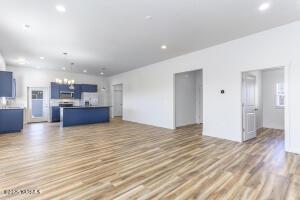 212 Bratton St Property Photo 10