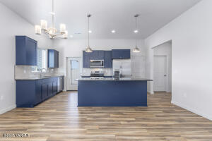 212 Bratton St Property Photo 11