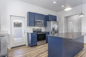 212 Bratton St Property Photo 14
