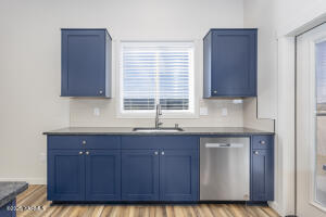 212 Bratton St Property Photo 15