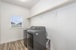 212 Bratton St Property Photo 24