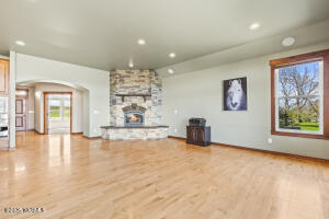 341 Brown Ln Property Photo 6