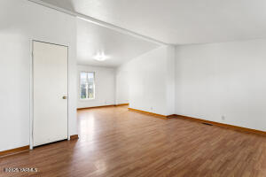 570 Livengood Rd Property Photo 5