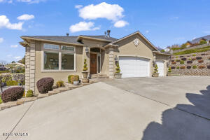 617 65th Ave Property Photo 2