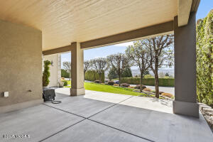 617 65th Ave Property Photo 46