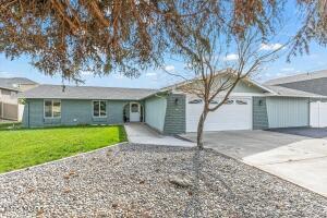 651 83rd Ave Property Photo